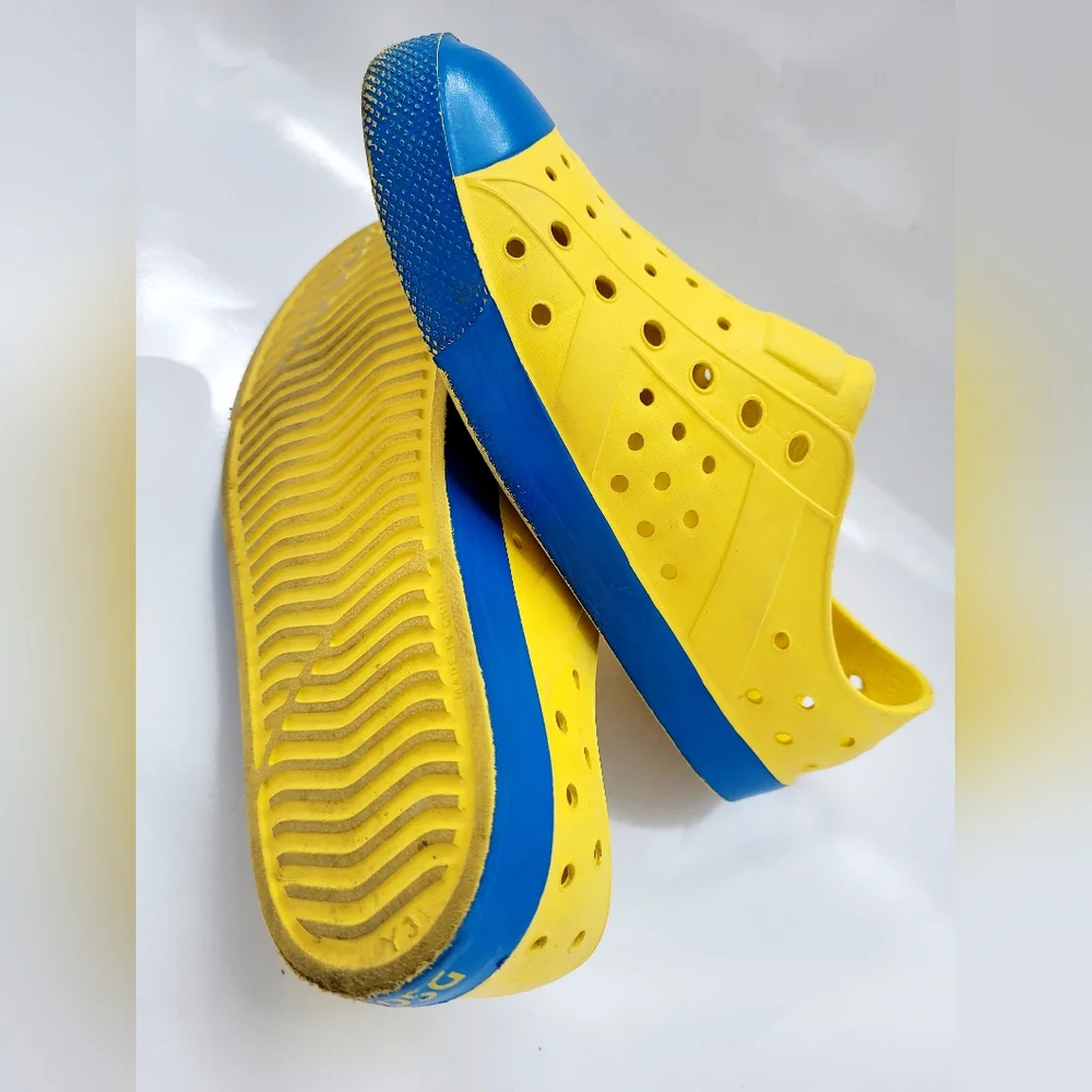 DSG Kid's Water Shoes Slip on Lightweight Perforated EVA Yellow/Blue 3-4Y